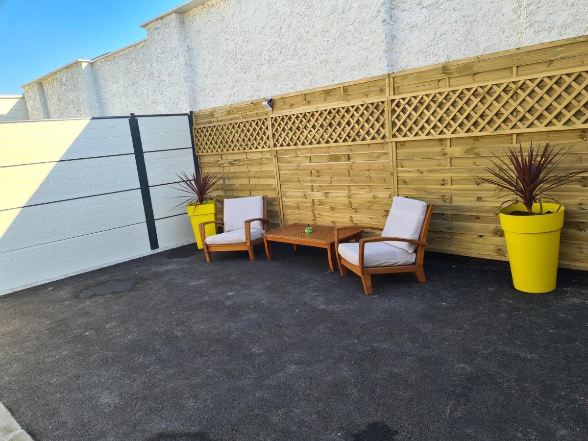 L Evasion Secrete Hotel Quarouble Exterior photo
